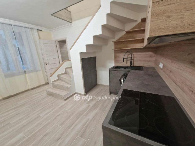 Eladó téglalakás, Budapesten, V. kerületben 119.99 M Ft