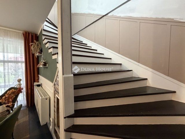 Eladó családi ház, Budapesten, XVI. kerületben 229.5 M Ft