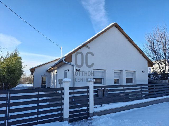 Eladó téglalakás, Abonyban 51.9 M Ft, 3 szobás