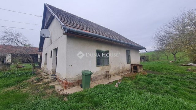 Eladó családi ház, Nemesapátiban 11 M Ft, 2 szobás