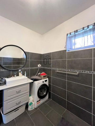 Eladó ikerház, Szigetszentmiklóson 99.9 M Ft, 4 szobás