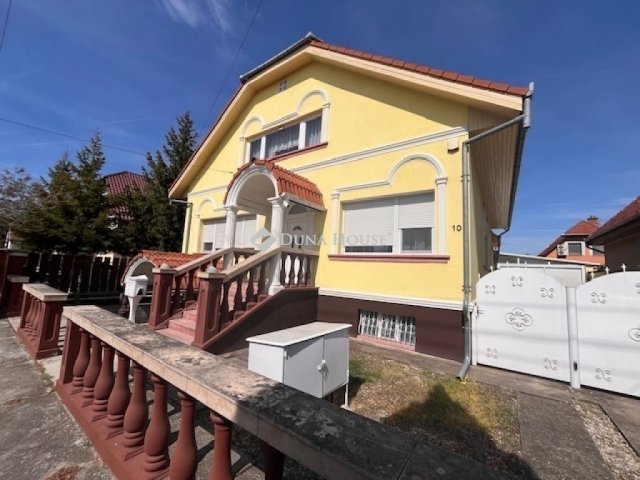 Eladó családi ház, Kecskeméten 99 M Ft, 3 szobás