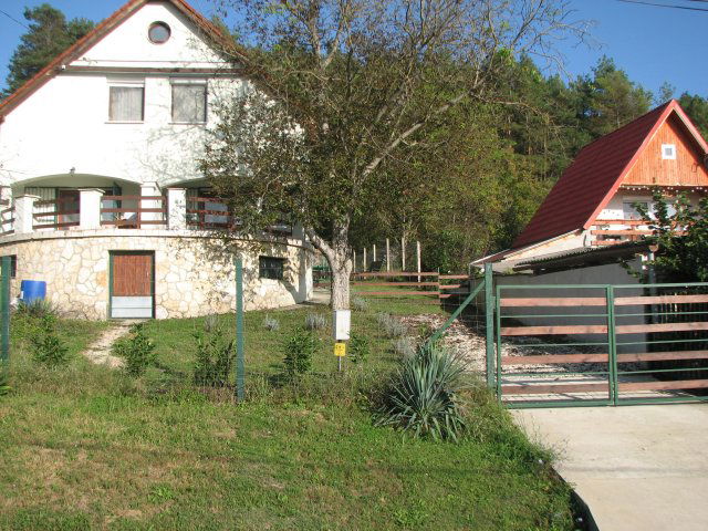 Eladó családi ház, Orfűn 134 M Ft, 4 szobás