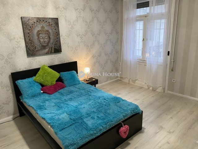 Eladó téglalakás, Budapesten, V. kerületben 65 M Ft, 1 szobás