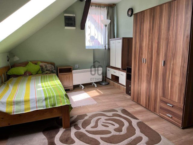 Eladó családi ház, Pécsett 47 M Ft, 2 szobás