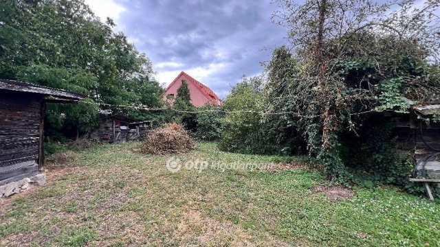 Eladó családi ház, Ugodon 35.9 M Ft, 5 szobás