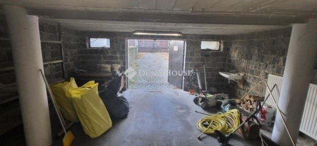 Eladó családi ház, Mogyoródon 98 M Ft, 5 szobás