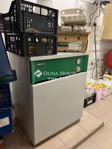 Eladó ipari ingatlan, Budapesten, VIII. kerületben 300 M Ft