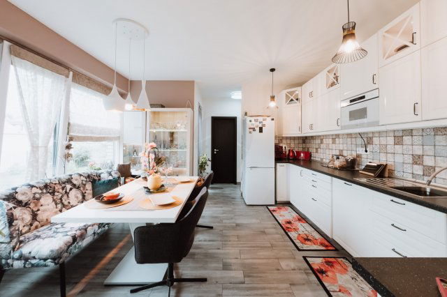 Eladó családi ház, Zsámbékon 148.8 M Ft, 5 szobás