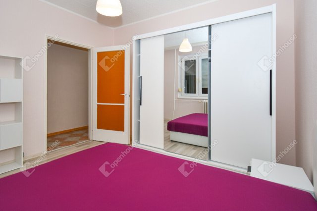 Eladó panellakás, Szegeden 49.9 M Ft, 2 szobás