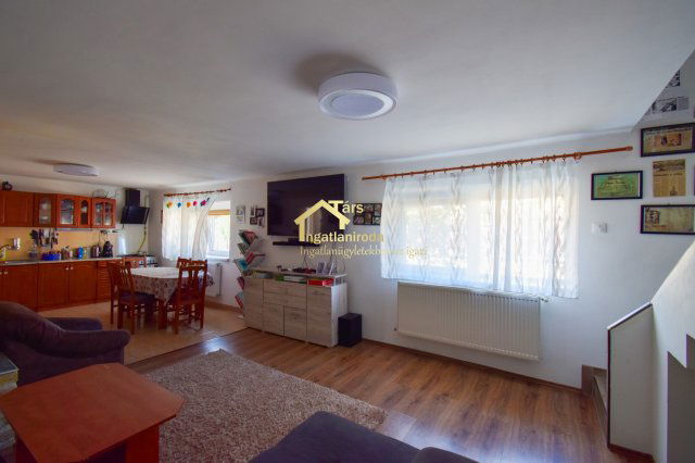 Eladó családi ház, Győrött 109 M Ft, 6 szobás
