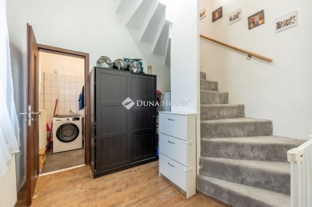 Eladó téglalakás, Budaörsön 75 M Ft, 3 szobás