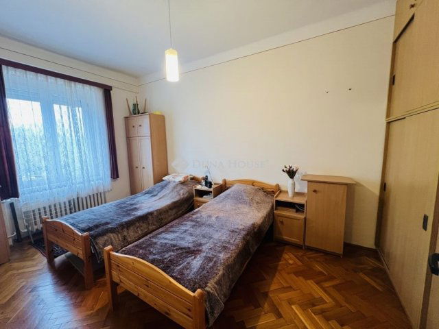 Eladó téglalakás, Dunaújvárosban 33.5 M Ft, 2 szobás