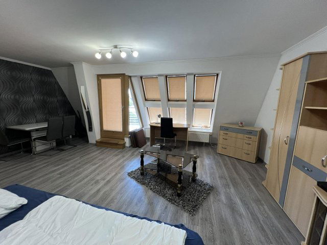 Kiadó téglalakás, albérlet, Pécsett 220 E Ft / hó, 1 szobás