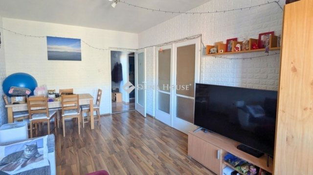 Eladó panellakás, Budapesten, III. kerületben 63.9 M Ft, 2 szobás