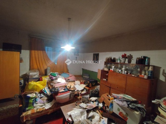 Eladó családi ház, Szárligeten 24.99 M Ft, 2 szobás