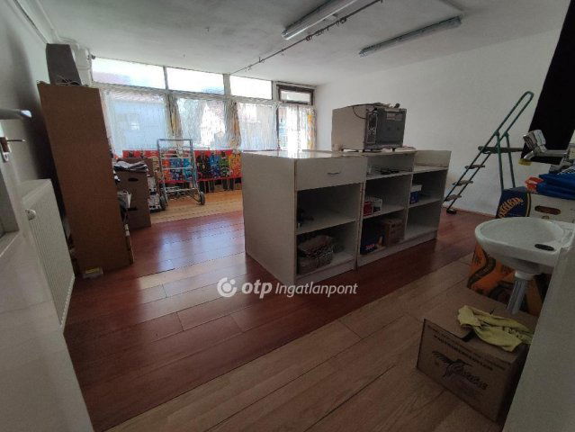 Eladó családi ház, Szegeden 79.8 M Ft, 4 szobás