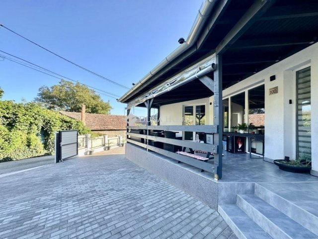 Eladó családi ház, Pécsett 115 M Ft, 4 szobás