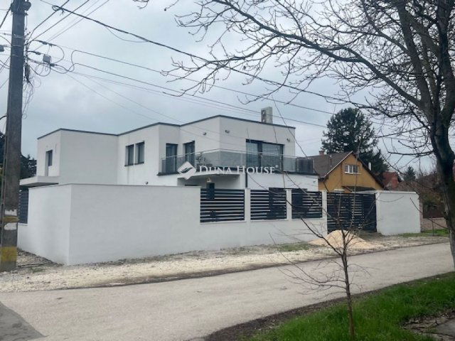 Eladó ikerház, Százhalombattán 139 M Ft, 5 szobás