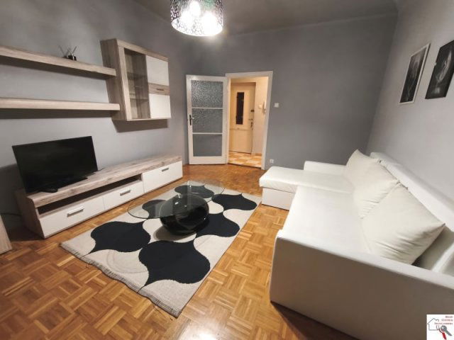 Eladó téglalakás, Pécsett 49.9 M Ft, 2 szobás