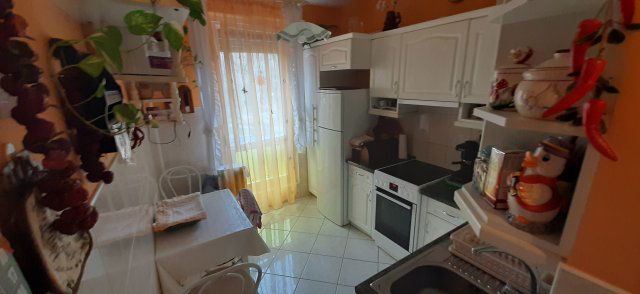 Kiadó panellakás, albérlet, Pécsett 60 E Ft / hó, 1 szobás