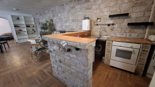 Eladó üzlethelyiség, Budapesten, III. kerületben 59 M Ft