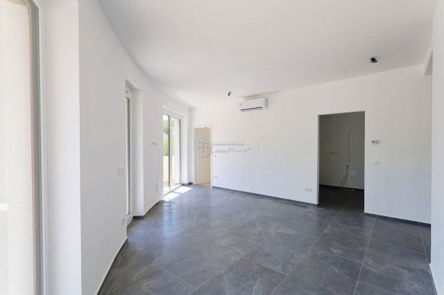 Eladó téglalakás, Szegeden 95.2 M Ft, 3 szobás