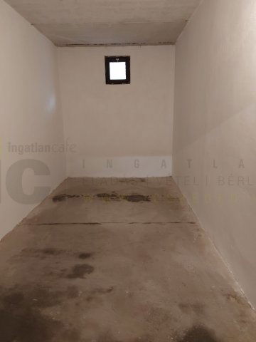Kiadó garázs, Szegeden, Bite Pál utcában 30 E Ft / hó