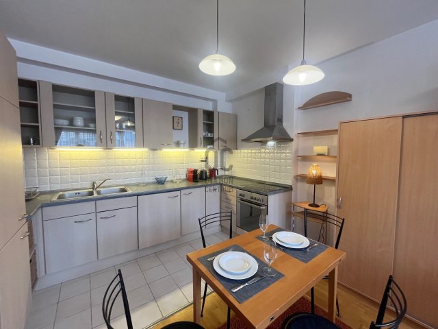 Kiadó téglalakás, albérlet, Budapesten, VI. kerületben