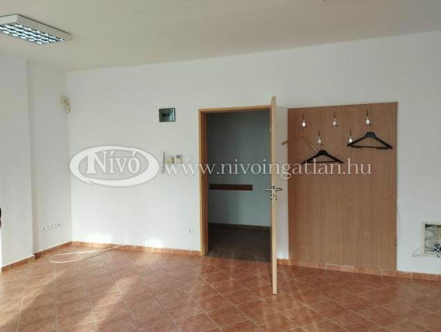 Kiadó iroda, Veszprémben 111 E Ft / hó, 1 szobás