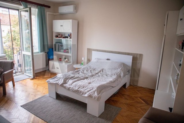 Kiadó téglalakás, albérlet, Szegeden 140 E Ft / hó, 1 szobás