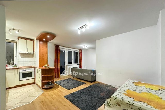 Eladó téglalakás, Budapesten, IX. kerületben 97.5 M Ft, 2 szobás