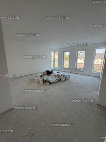 Eladó családi ház, Bugyin 115.2 M Ft, 4 szobás