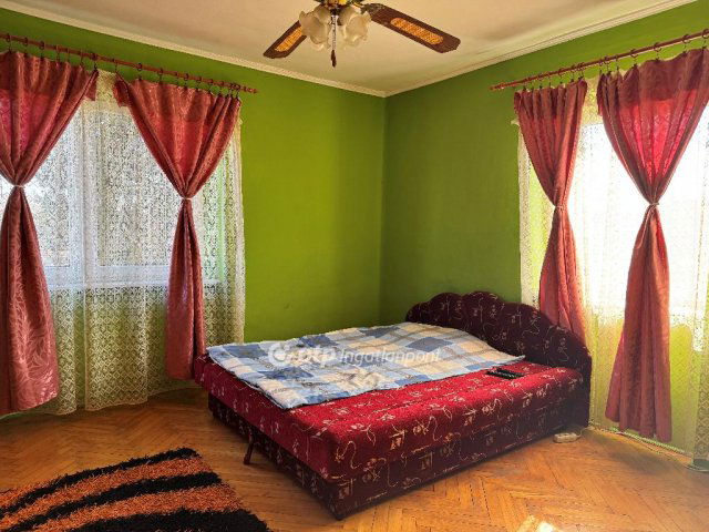 Eladó családi ház, Fegyverneken 11.9 M Ft, 2+1 szobás