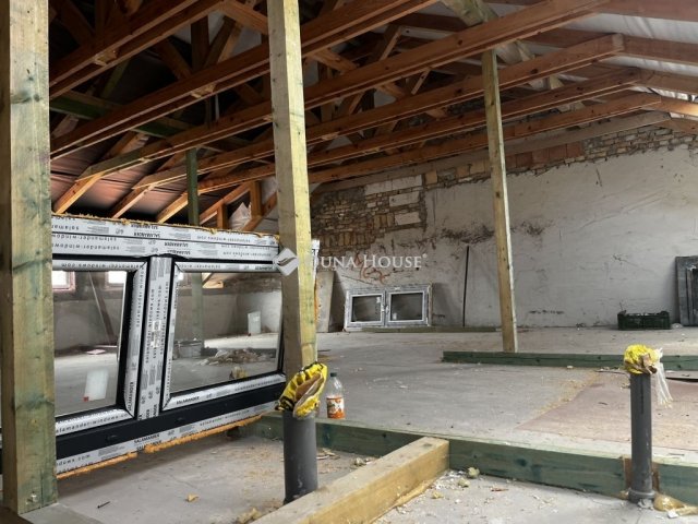 Eladó családi ház, Balatonalmádiban 170 M Ft, 12 szobás