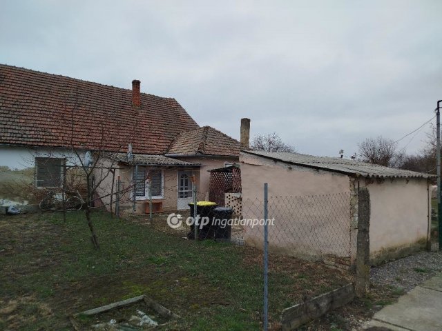 Eladó nyaraló, Dencsházán 6.8 M Ft, 2 szobás