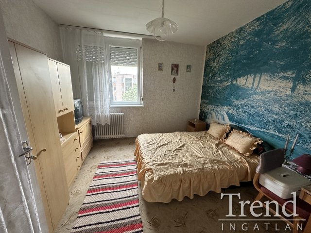 Eladó téglalakás, Dunaújvárosban 31.8 M Ft, 2 szobás