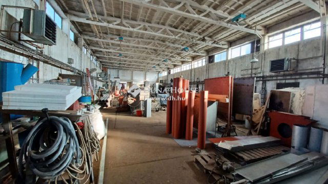 Eladó ipari ingatlan, Bátaszéken 149.9 M Ft
