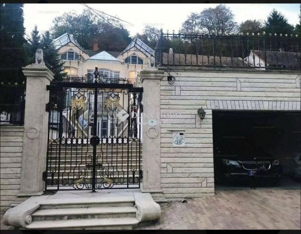 Eladó családi ház, Budakeszin 220 M Ft, 7 szobás