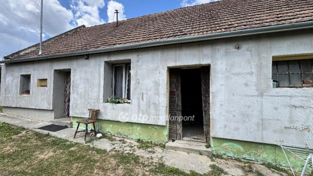 Eladó családi ház, Lovászpatonán 9.5 M Ft, 1 szobás