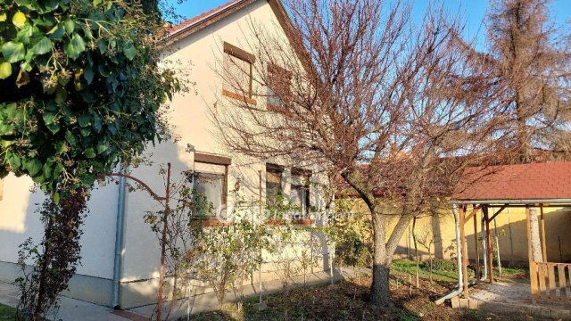 Eladó családi ház, Csongrádon 79.9 M Ft, 3+1 szobás