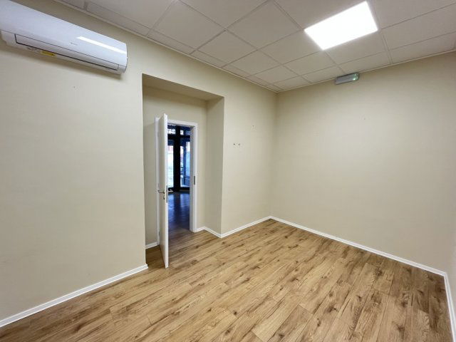 Kiadó üzlethelyiség, Kaposváron, Dózsa György utcában