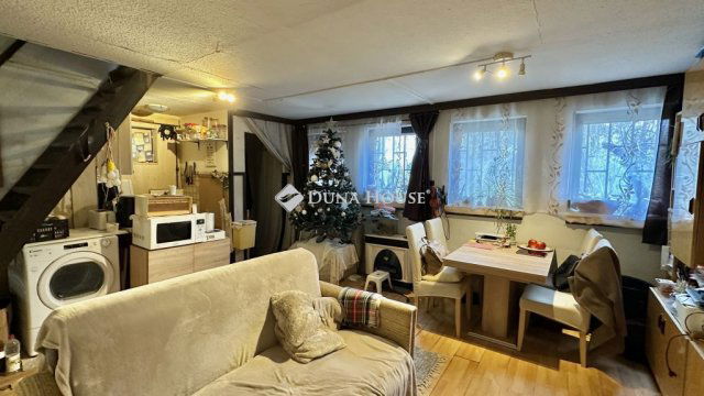 Eladó családi ház, Nagykovácsiban, Gyertyán utcában 68 M Ft