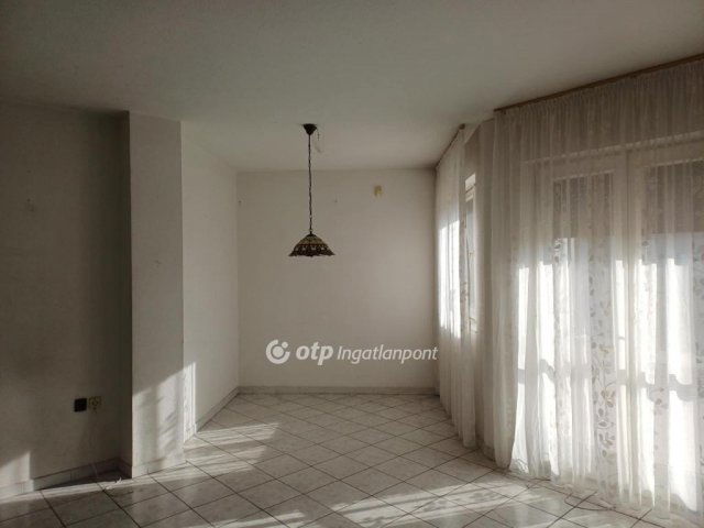 Eladó családi ház, Budapesten, XVIII. kerületben 99 M Ft