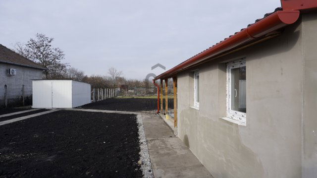 Eladó családi ház, Poroszlón 32.5 M Ft, 2 szobás