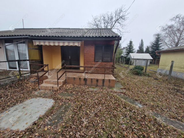 Eladó nyaraló, Balatonkeresztúron 34.9 M Ft, 2 szobás