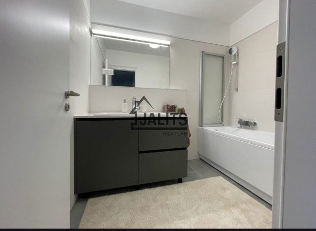 Kiadó téglalakás, albérlet, III. kerületben, Szent István utcában