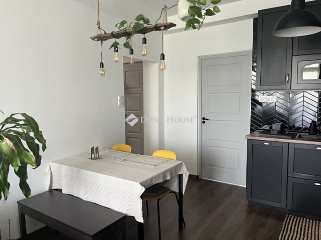 Eladó téglalakás, Budapesten, IX. kerületben 84.9 M Ft, 3 szobás