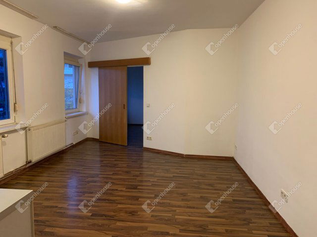 Kiadó téglalakás, albérlet, Bucsuban 315 E Ft / hó, 4 szobás