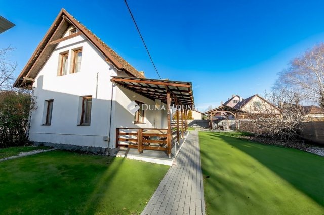 Eladó családi ház, Siófokon 149.7 M Ft, 6 szobás